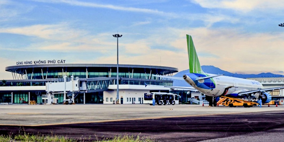 sân bay Phù Cát